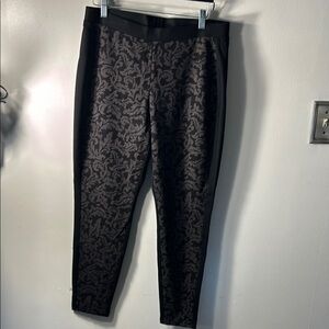 Chico’s Black Regal Dasmask Leggings